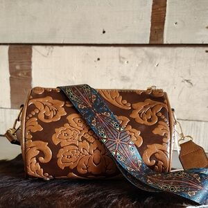 Caramel Brown Crossbody Bag with Detachable Strap and Vintage Embossed Design